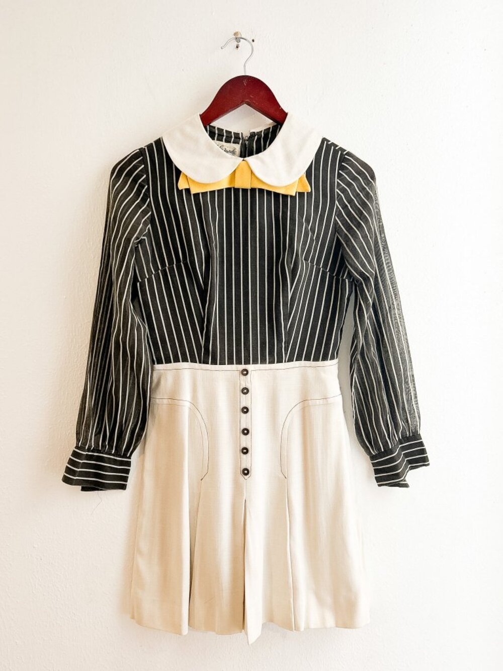 AUTHENTIC Vintage 1960's MOD Juniors Peter Pan Collar Dress